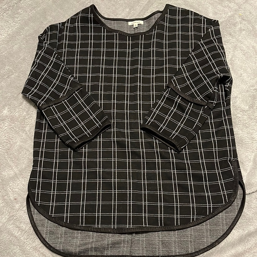 Max Studio Black and White Tunic Top